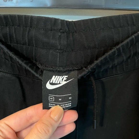 Nike Black Joggers - Picture 5 of 5